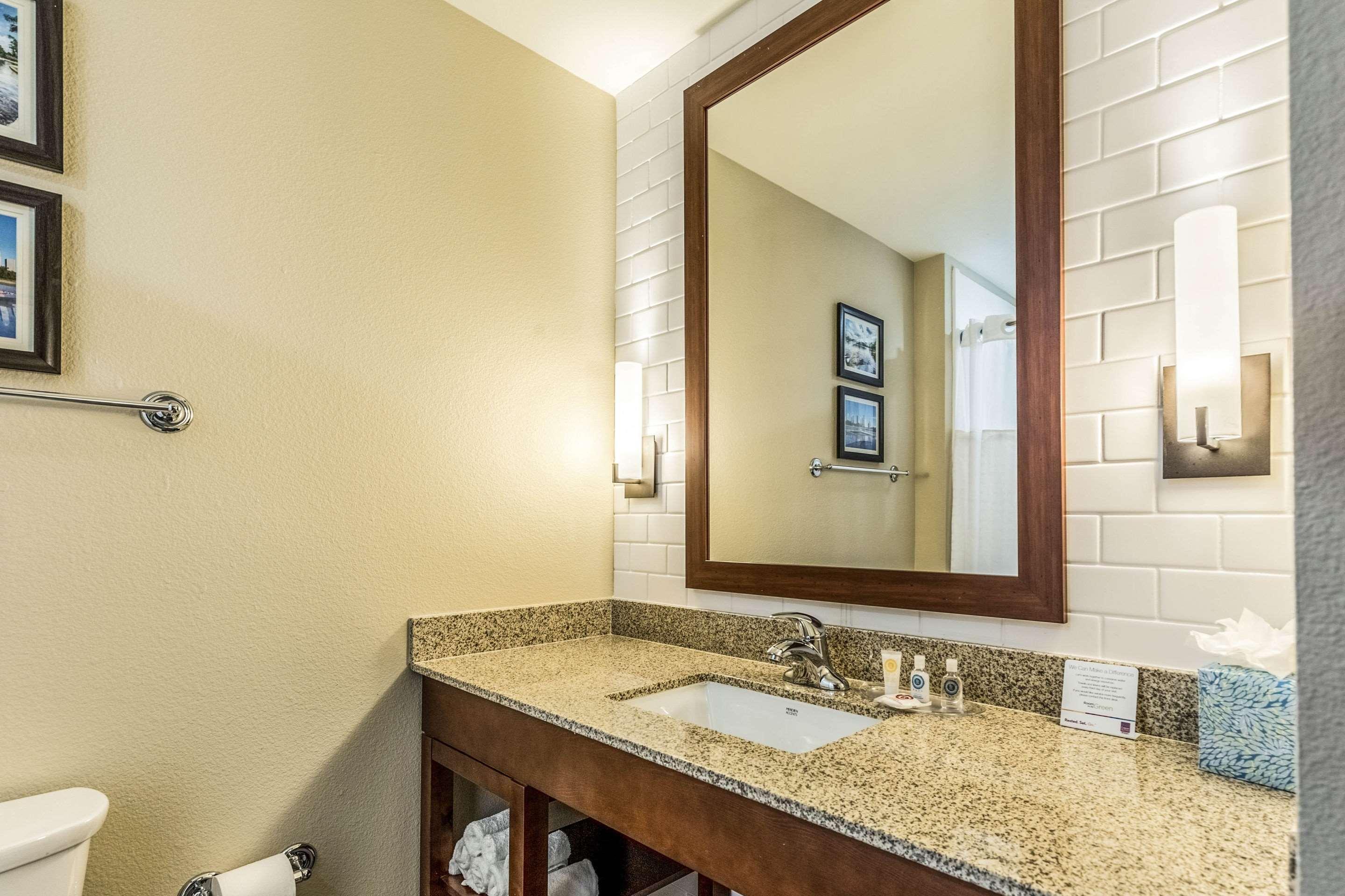 Comfort Suites Channelview Exterior photo